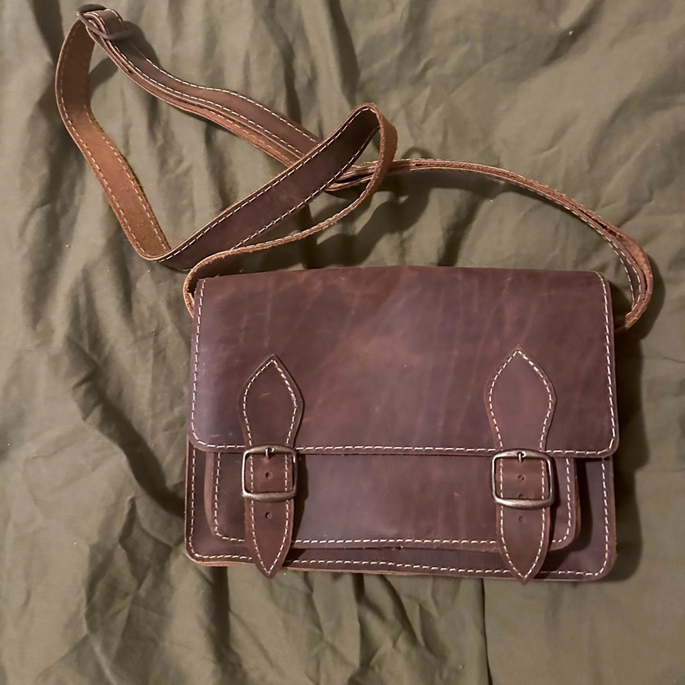 True leather messenger bag